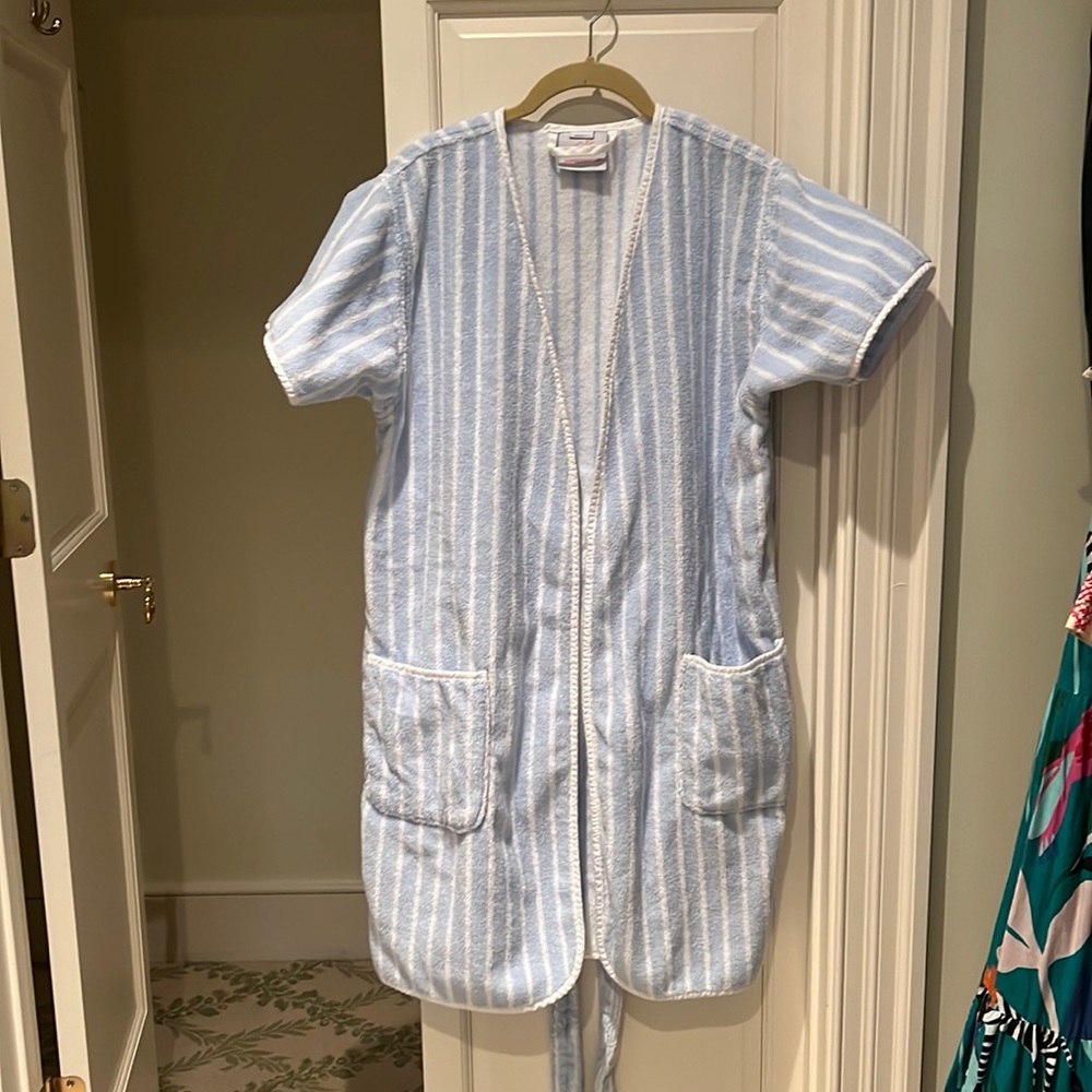 Weezie Robe Size small